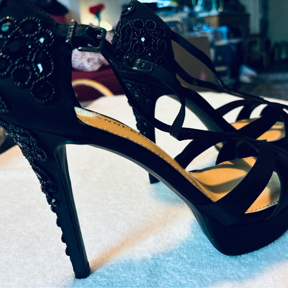 Almost Brand New Heels By GIANNI BINI - Size 8.5M - Heel Height 5 Inches - box 3